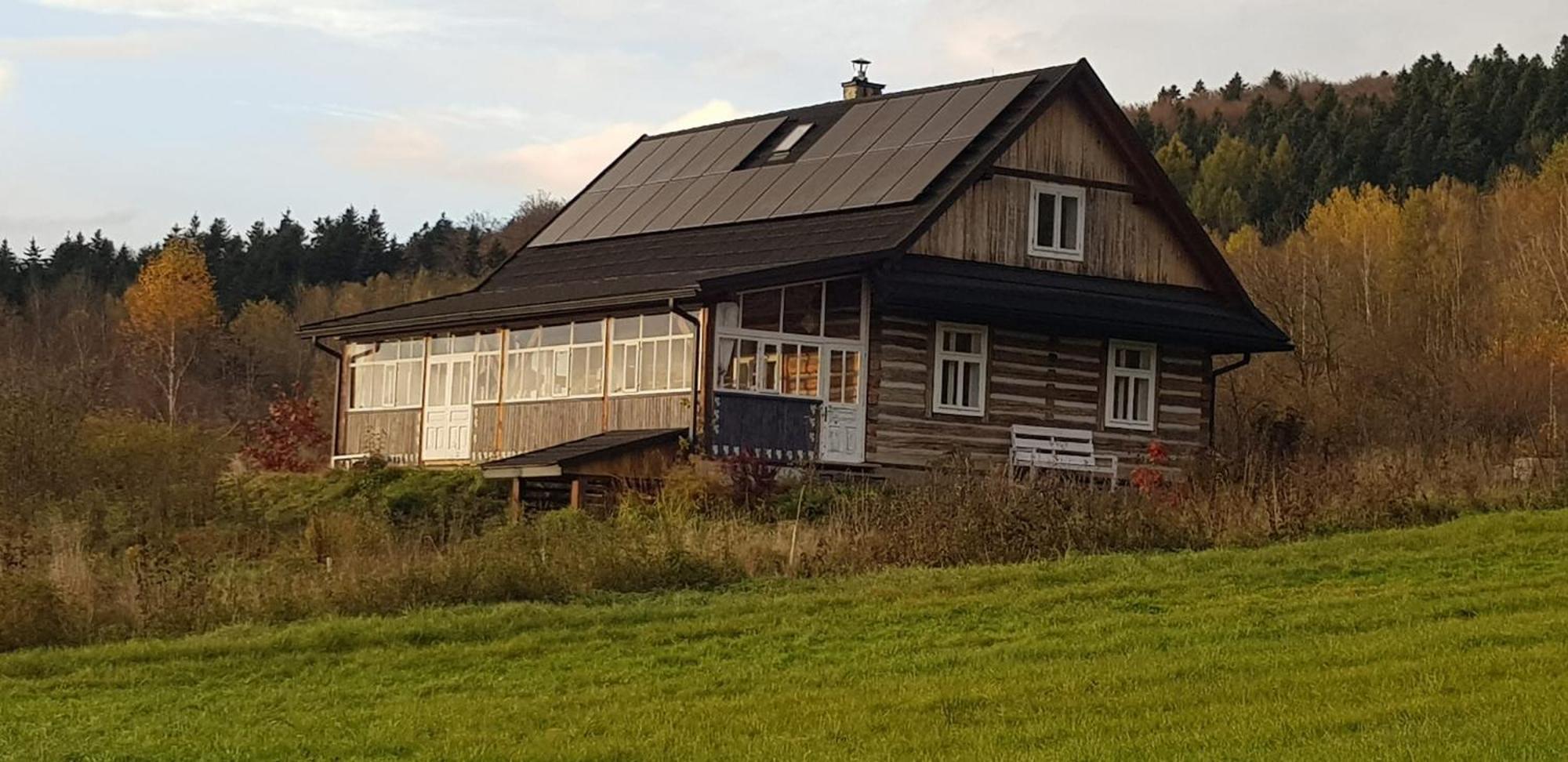 Utopia Dom Przy Winnicy Nowica Exterior foto